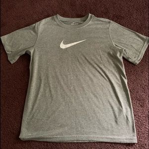 Boys Nike Dri-fit shirt. Size : Large